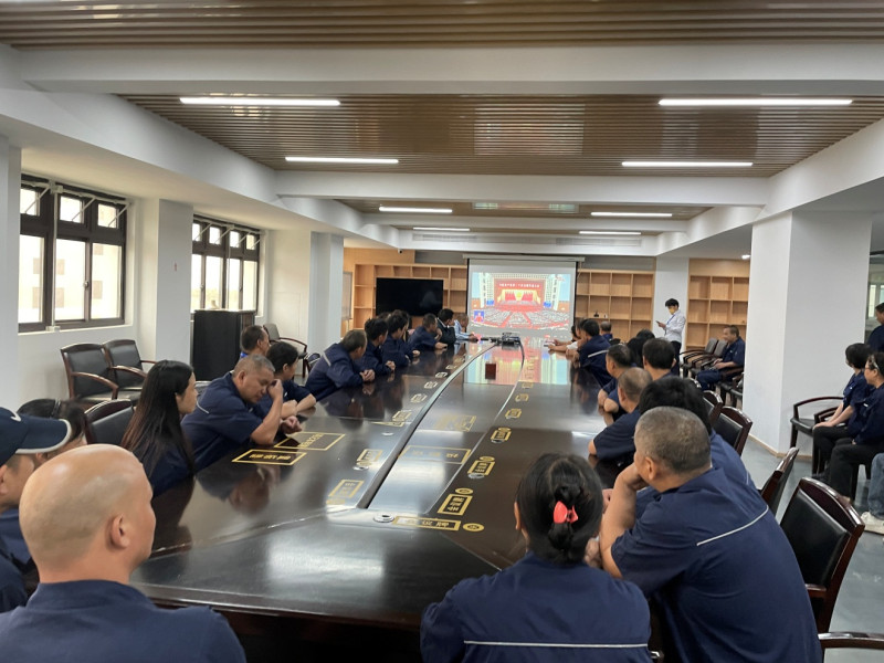 恒峰g22电气集团组织集中收看党的二十大开幕会盛况