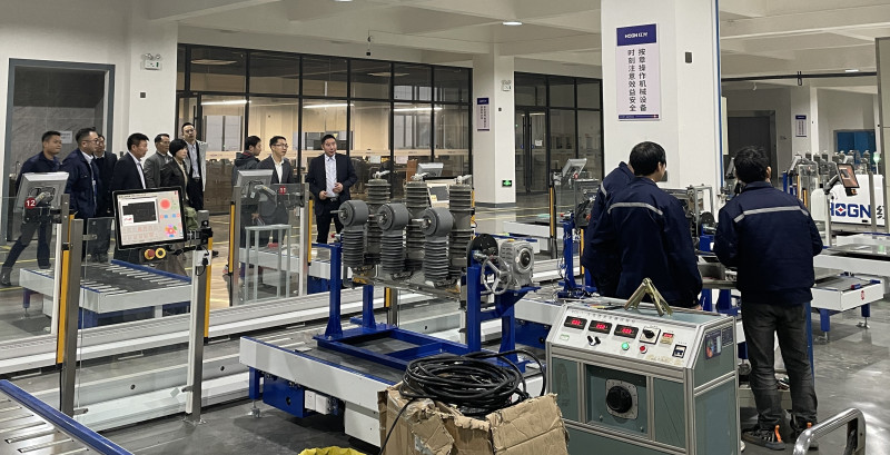 国网浙江乐清市供电有限公司总司理李建宇一行莅临恒峰g22电气集团调研